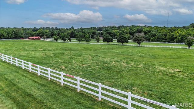 46 Grantwood Lane, Grantwood Village, MO 63123