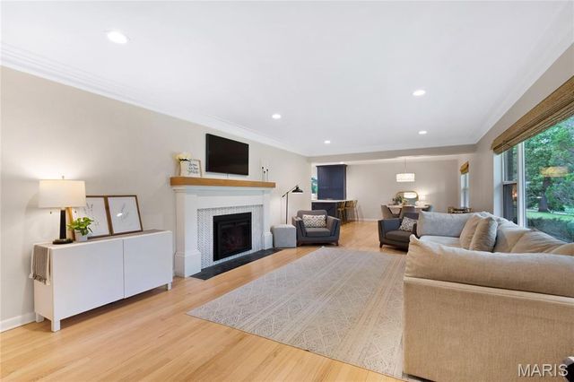 46 Grantwood Lane, Grantwood Village, MO 63123