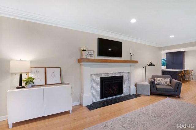 46 Grantwood Lane, Grantwood Village, MO 63123