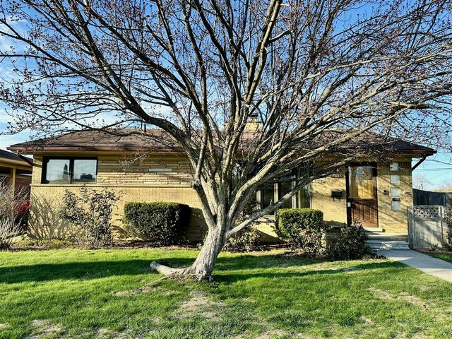 23213 Greencrest Street, Saint Clair Shores, MI 48080