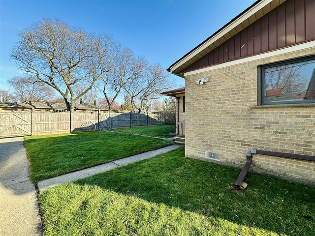 23213 Greencrest Street, Saint Clair Shores, MI 48080