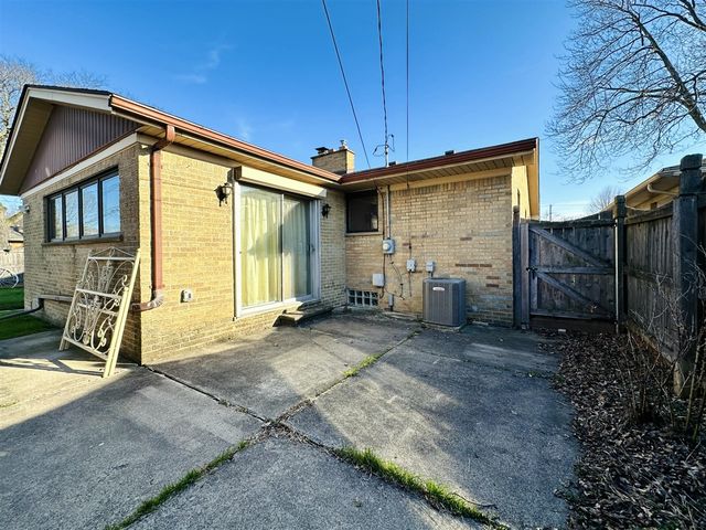 23213 Greencrest Street, Saint Clair Shores, MI 48080