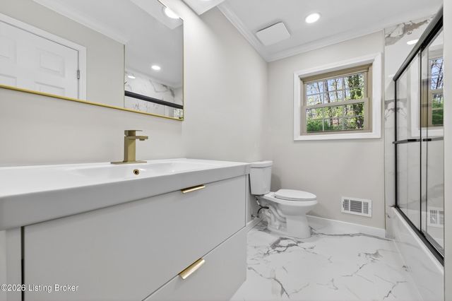 9206 Lakeridge Dr, Louisville, KY 40272