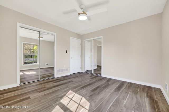 9206 Lakeridge Dr, Louisville, KY 40272