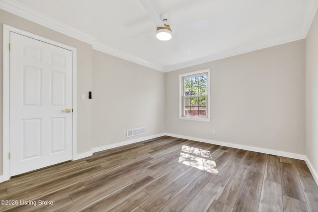 9206 Lakeridge Dr, Louisville, KY 40272