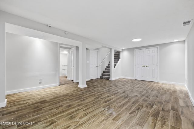 9206 Lakeridge Dr, Louisville, KY 40272