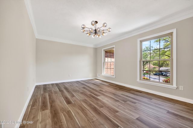 9206 Lakeridge Dr, Louisville, KY 40272