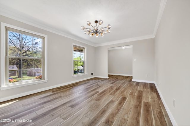 9206 Lakeridge Dr, Louisville, KY 40272