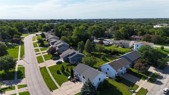 2152 10th Street, Coralville, IA 52241
