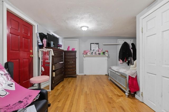 117 Winnisimmet St, Chelsea, MA 02150