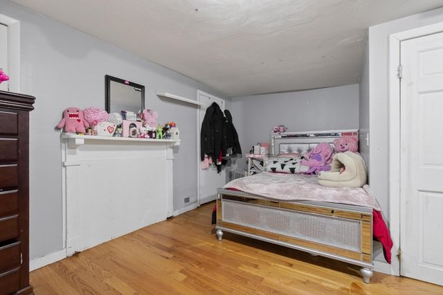 117 Winnisimmet St, Chelsea, MA 02150