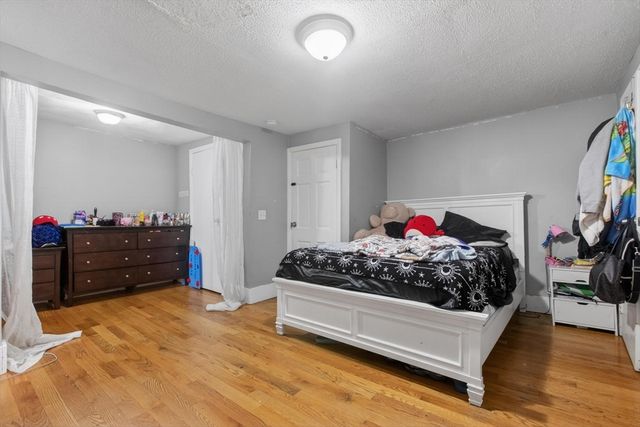 117 Winnisimmet St, Chelsea, MA 02150
