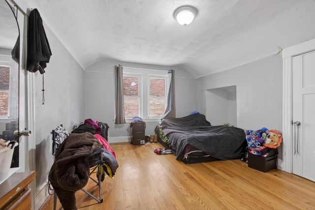 117 Winnisimmet St, Chelsea, MA 02150