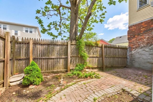 117 Winnisimmet St, Chelsea, MA 02150