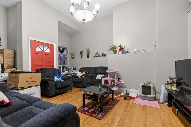 117 Winnisimmet St, Chelsea, MA 02150