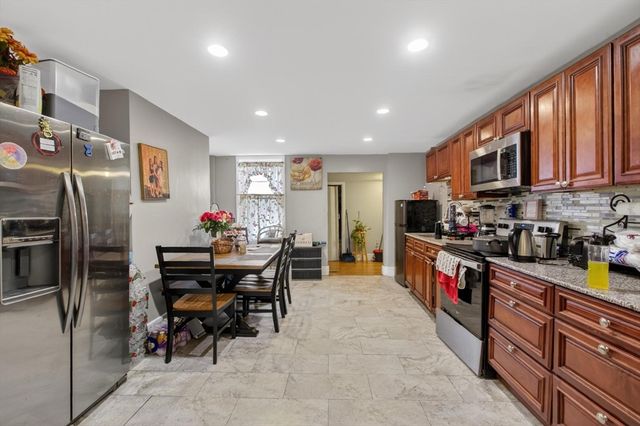 117 Winnisimmet St, Chelsea, MA 02150