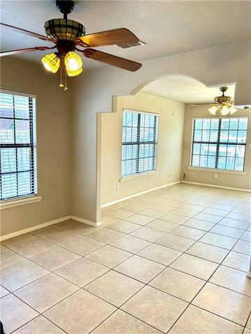 909 S 16th Avenue, Edinburg, TX 78539