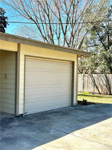 909 S 16th Avenue, Edinburg, TX 78539