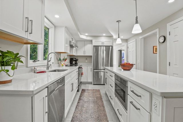 45 Stoney Hill Rd, Shrewsbury, MA 01545