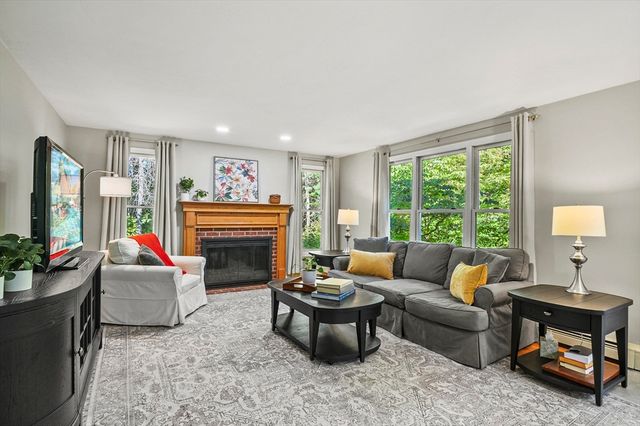 45 Stoney Hill Rd, Shrewsbury, MA 01545