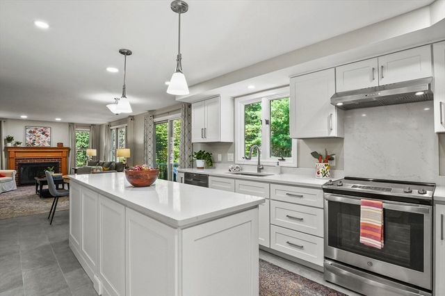 45 Stoney Hill Rd, Shrewsbury, MA 01545