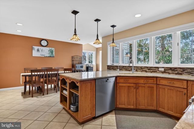 28 SHYBROOK CT, Elizabethtown, PA 17022