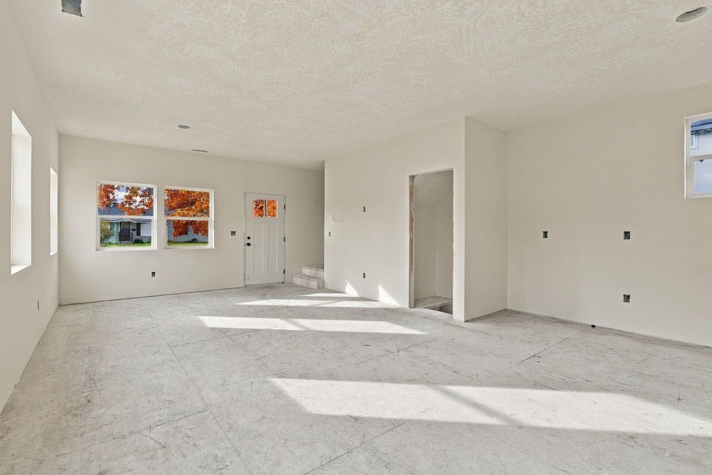 6100 N Stevens St, Spokane, WA 99205 photo 4