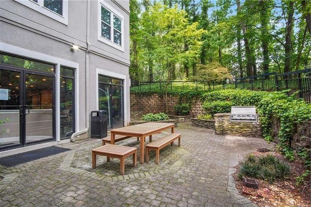 4244 River Green NW Drive 111, Atlanta, GA 30327