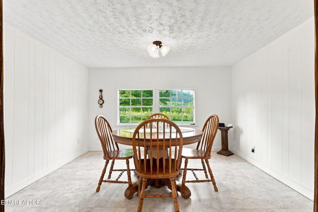 4317 Fulton Rd, Corryton, TN 37721
