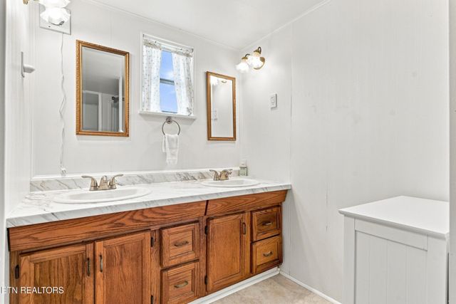 4317 Fulton Rd, Corryton, TN 37721