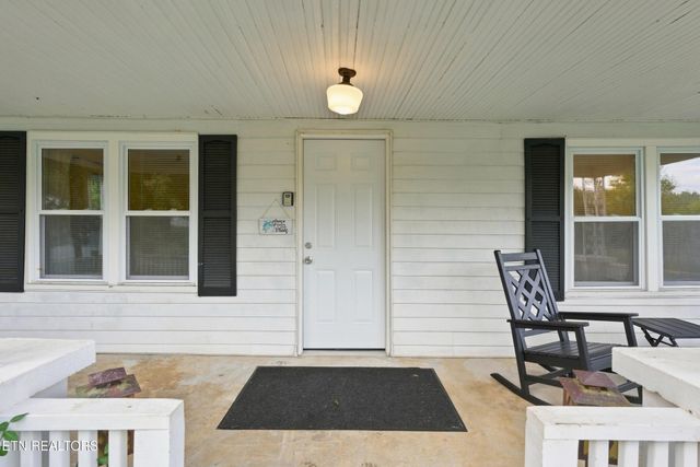 4317 Fulton Rd, Corryton, TN 37721