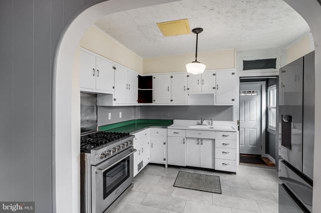 304 W COLD SPRING LN, Baltimore, MD 21210