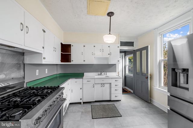 304 W COLD SPRING LN, Baltimore, MD 21210