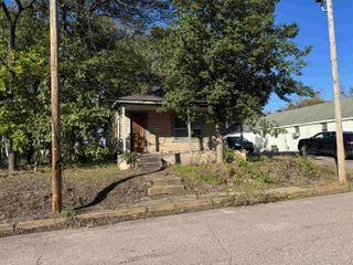 1327 NICHOLAS ST, Memphis, TN 38107