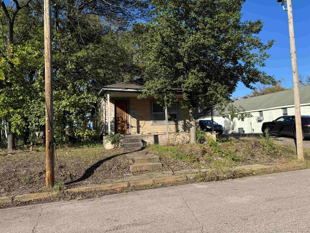 1327 NICHOLAS ST, Memphis, TN 38107