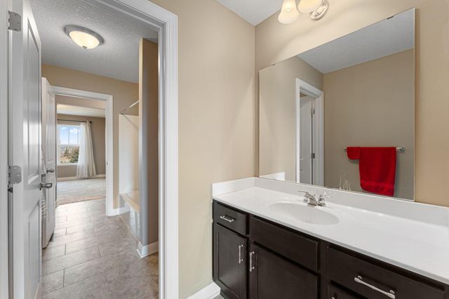 4014 Holasek Path, Chaska, MN 55318