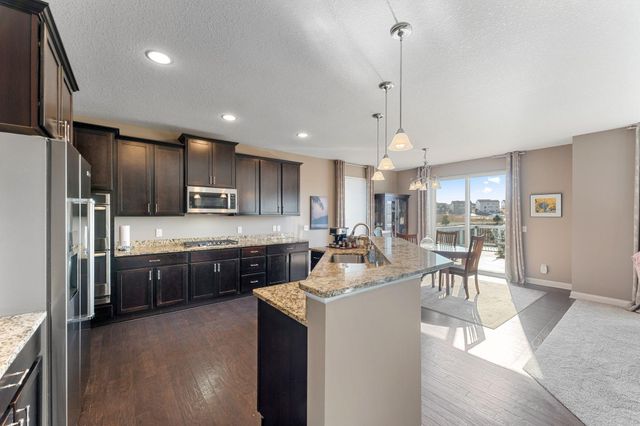 4014 Holasek Path, Chaska, MN 55318