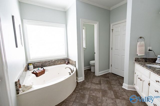 2606 Edgerton Drive SE, Owens Cross Roads, AL 35763