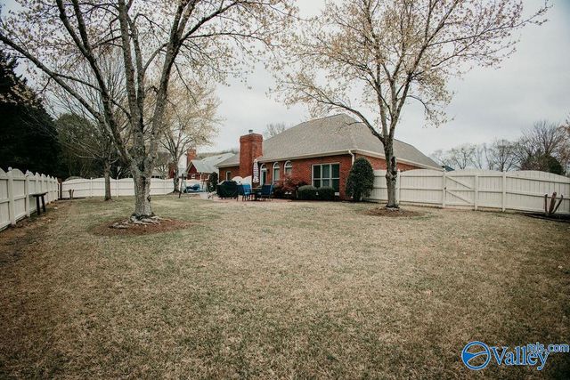 2606 Edgerton Drive SE, Owens Cross Roads, AL 35763