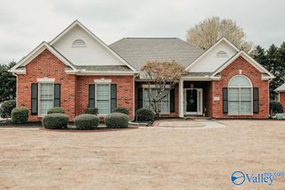 2606 Edgerton Drive SE, Owens Cross Roads, AL 35763