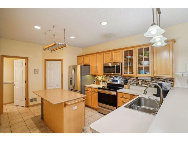 13750 54th Avenue N 106, Plymouth, MN 55446