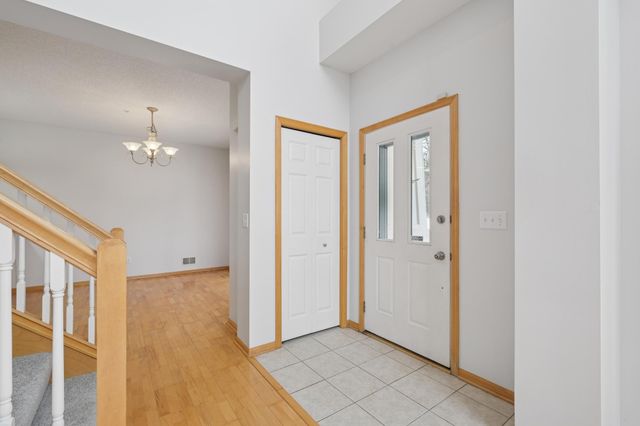 13750 54th Avenue N 106, Plymouth, MN 55446