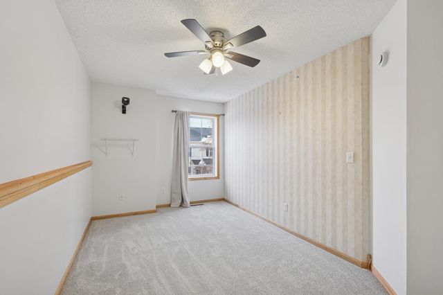 13750 54th Avenue N 106, Plymouth, MN 55446