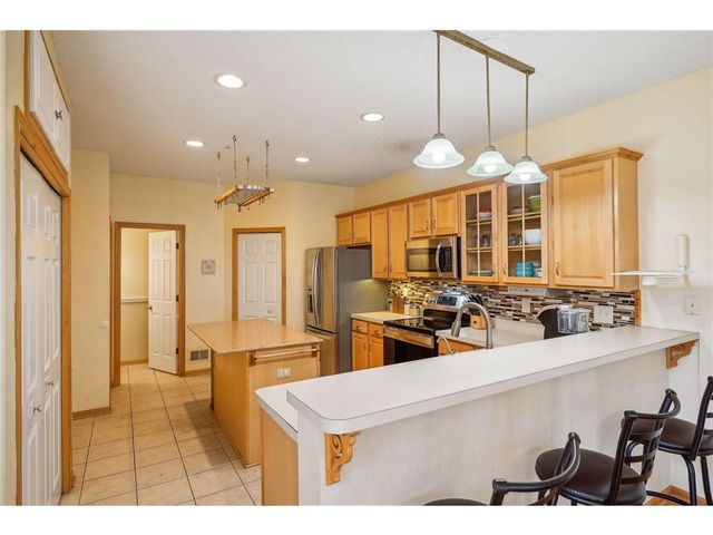 13750 54th Avenue N 106, Plymouth, MN 55446