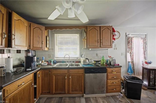 2261 Shipyard RD, Chesapeake, VA 23323