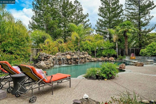 135 Crestridge Dr, Danville, CA 94506