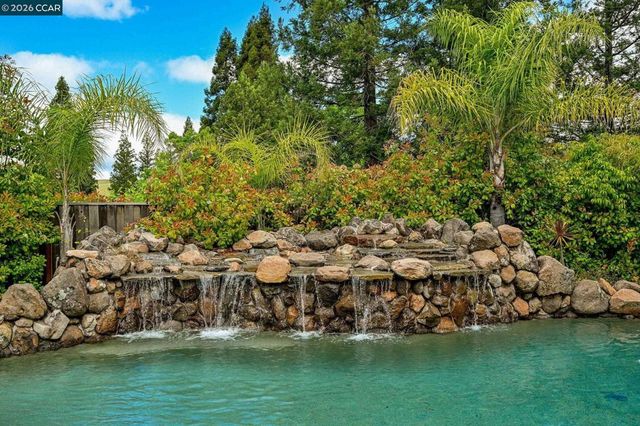 135 Crestridge Dr, Danville, CA 94506