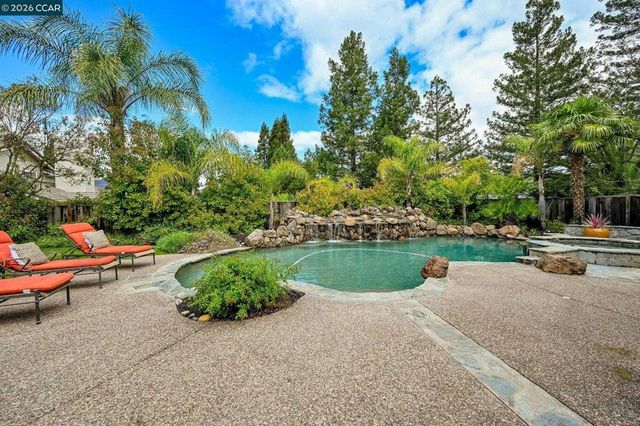 135 Crestridge Dr, Danville, CA 94506