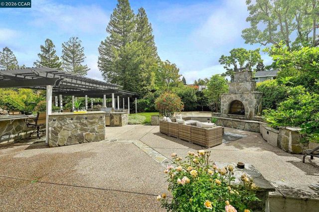 135 Crestridge Dr, Danville, CA 94506