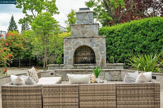 135 Crestridge Dr, Danville, CA 94506